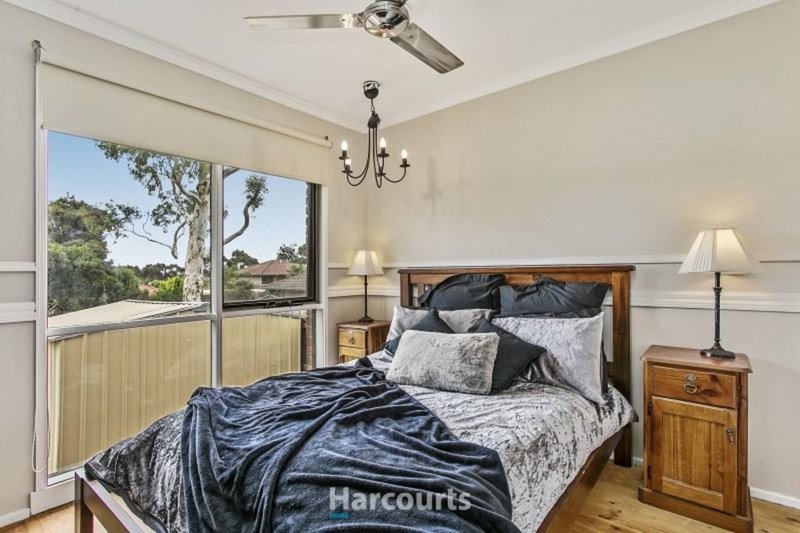 Photo - 5 Howitt Court, Berwick VIC 3806 - Image 7