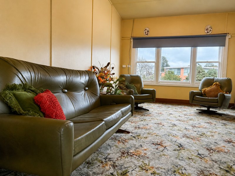 Photo - 5 Hugh Street, St Marys TAS 7215 - Image 2