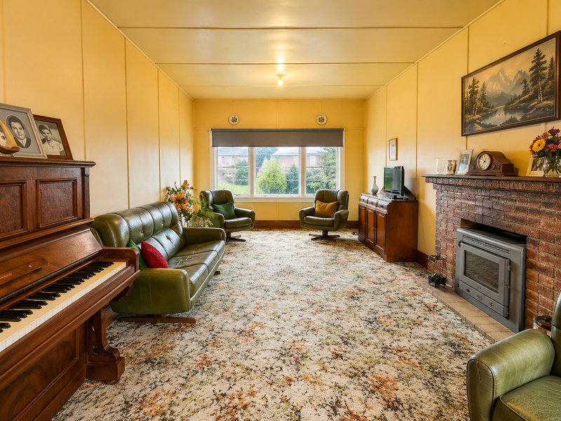 Photo - 5 Hugh Street, St Marys TAS 7215 - Image 3