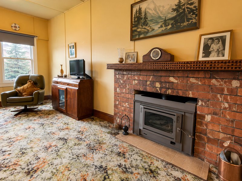 Photo - 5 Hugh Street, St Marys TAS 7215 - Image 4