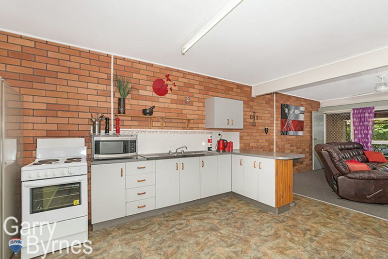 Photo - 5 Hugh Street, West End QLD 4810 - Image 2