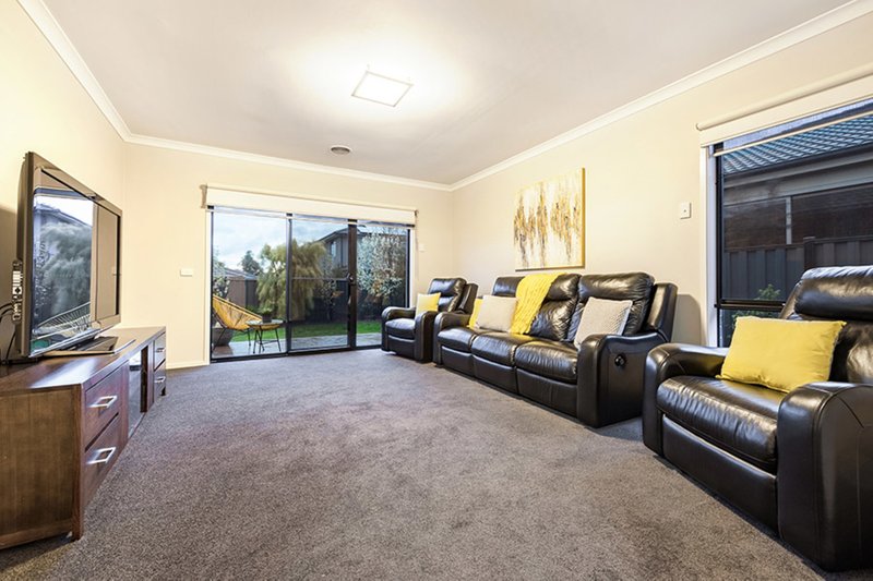 Photo - 5 Humber Street, Craigieburn VIC 3064 - Image 6