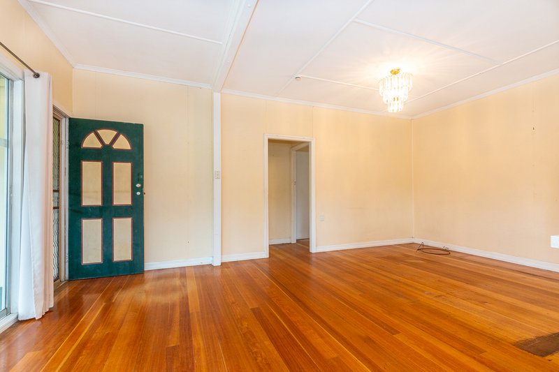 Photo - 5 Humpybong Esplanade, Redcliffe QLD 4020 - Image 3