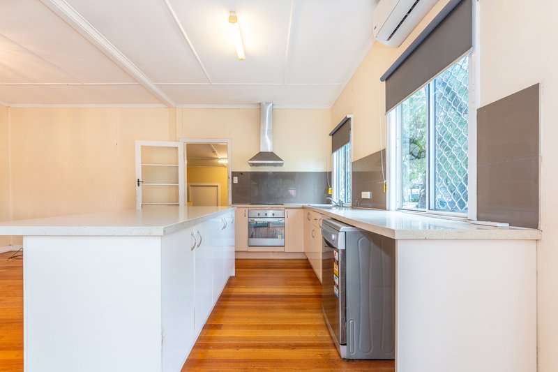 Photo - 5 Humpybong Esplanade, Redcliffe QLD 4020 - Image 6