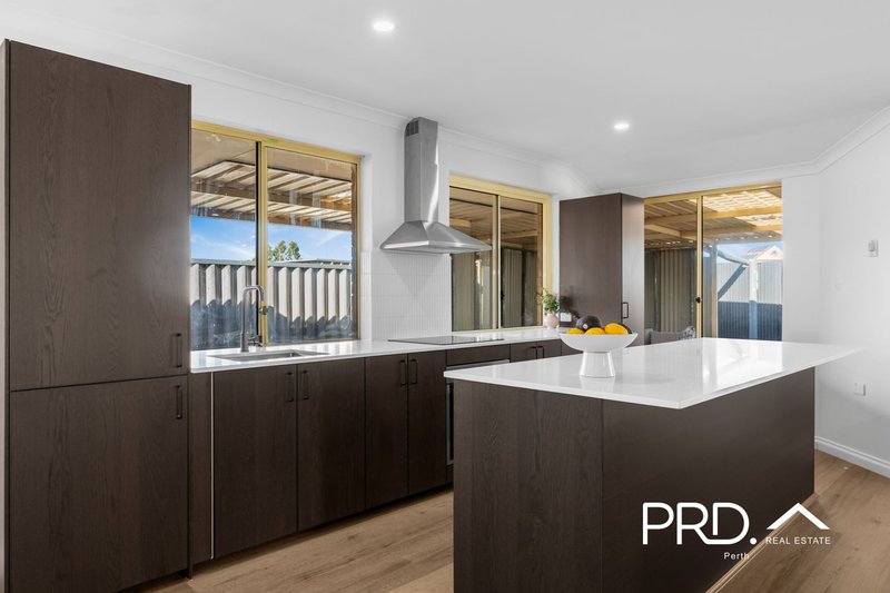 Photo - 5 Huntingdale Court, Cooloongup WA 6168 - Image 3