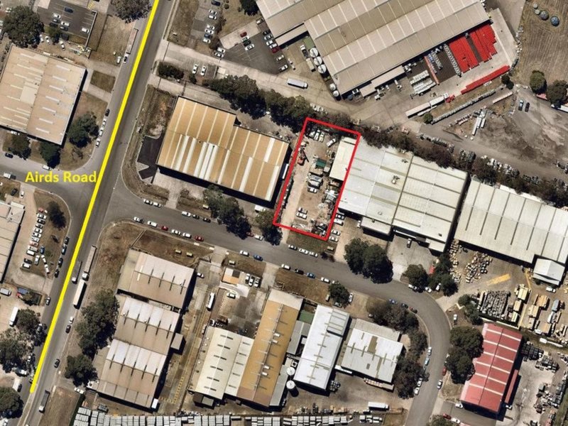 Photo - 5 Huntsmore Road, Minto NSW 2566 - Image 1