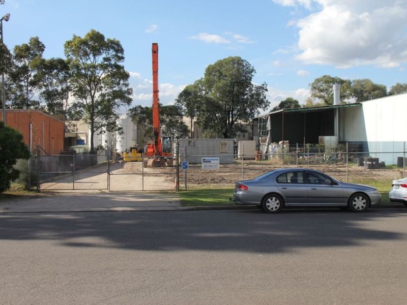 Photo - 5 Huntsmore Road, Minto NSW 2566 - Image 2