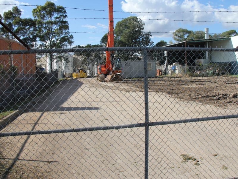 Photo - 5 Huntsmore Road, Minto NSW 2566 - Image 4