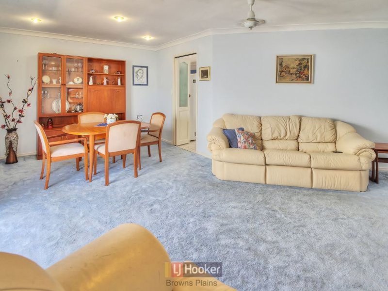 Photo - 5 Iberis Court, Regents Park QLD 4118 - Image 4