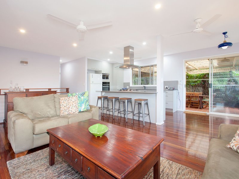 Photo - 5 Igluna Street, Kenmore QLD 4069 - Image 4