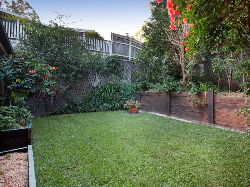 Photo - 5 Igluna Street, Kenmore QLD 4069 - Image 6