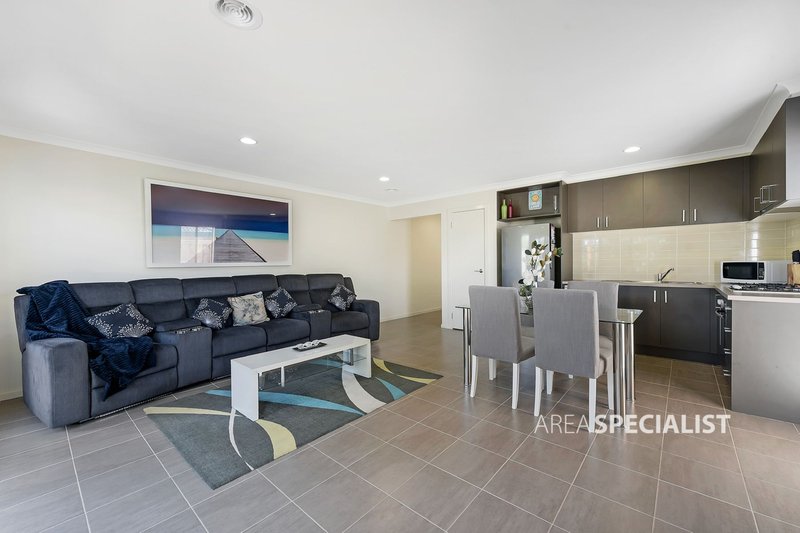 Photo - 5 Illawarra Avenue, Clyde VIC 3978 - Image 9