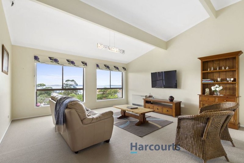 Photo - 5 Illira Way, Blackmans Bay TAS 7052 - Image 4