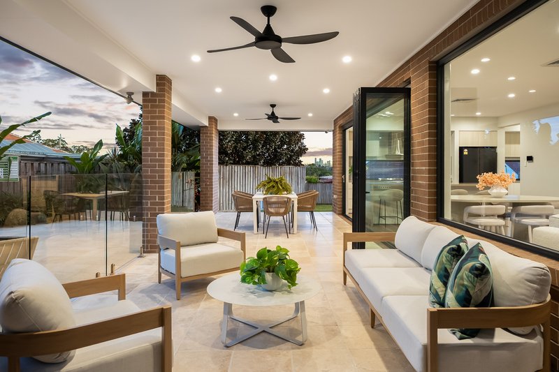 Photo - 5 Imbros Street, Nundah QLD 4012 - Image 6