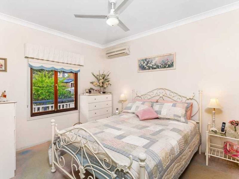 Photo - 5 Imperia Crescent, Varsity Lakes QLD 4227 - Image 7