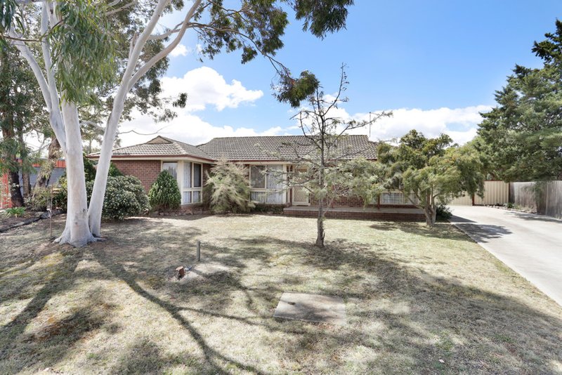 5 Inchcape Place, Melton West VIC 3337