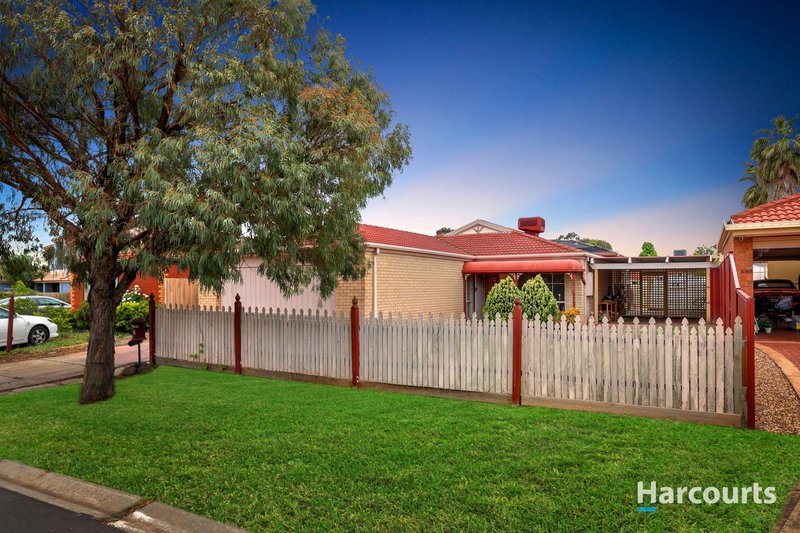 Photo - 5 Ingoldsby Court, Delahey VIC 3037 - Image 2