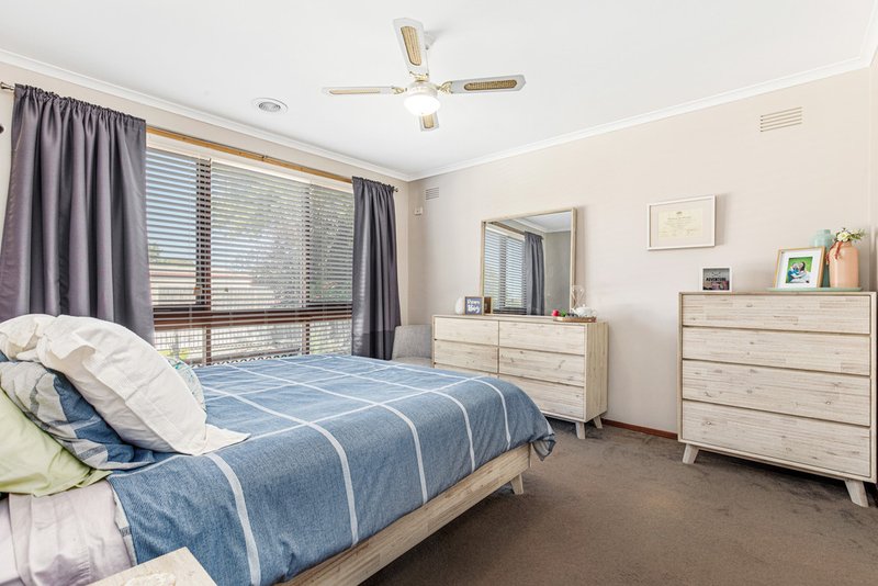 Photo - 5 Intervale Drive, Wyndham Vale VIC 3024 - Image 3