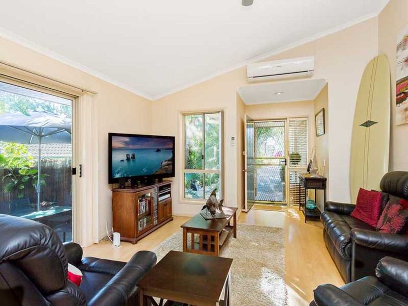 Photo - 5 Inverness Ct , Nerang QLD 4211 - Image 4