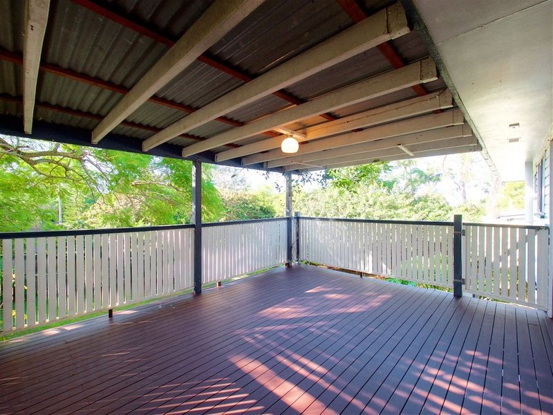 Photo - 5 Iperta Street, Rochedale South QLD 4123 - Image 9