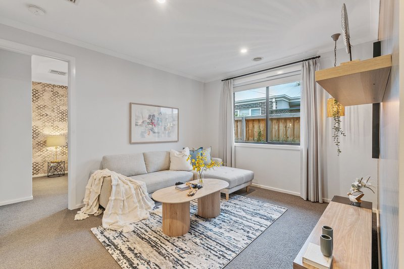 Photo - 5 Irvine Rise, Werribee VIC 3030 - Image 10