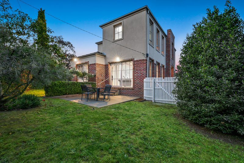 Photo - 5 Ivanhoe Street, Glen Waverley VIC 3150 - Image 14