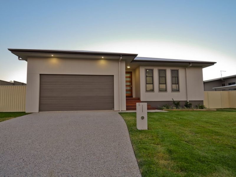 5 Ivers Place, Emerald QLD 4720