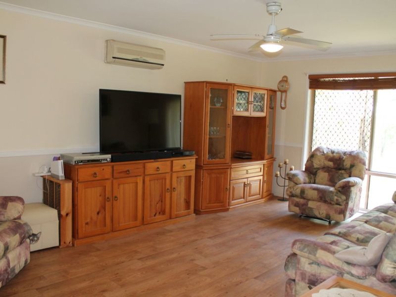 Photo - 5 Jacklin Drive, Glenore Grove QLD 4342 - Image 8