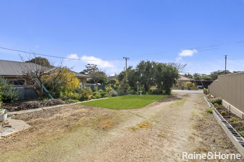 Photo - 5 Jackson Avenue, Strathalbyn SA 5255 - Image 24