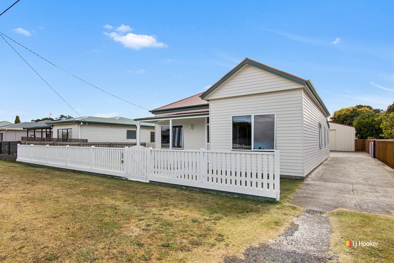 Photo - 5 Jackson Street, Wynyard TAS 7325 - Image 5