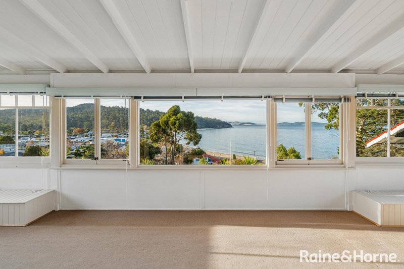 Photo - 5 James Avenue, Kingston Beach TAS 7050 - Image 11
