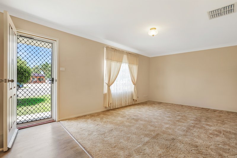 Photo - 5 Janelle Street, Tamworth NSW 2340 - Image 2