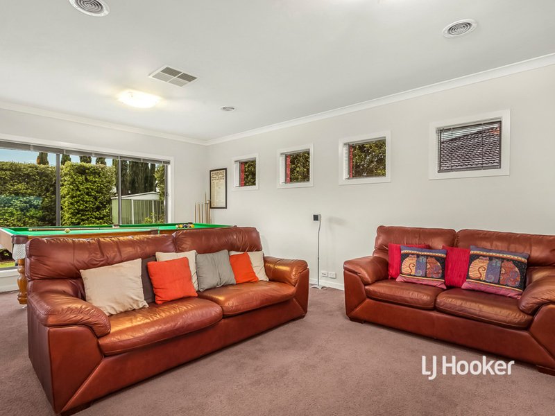 Photo - 5 Japonica Way, Point Cook VIC 3030 - Image 6