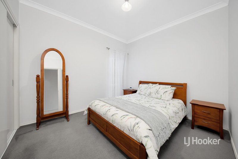 Photo - 5 Jasper Street, Point Cook VIC 3030 - Image 3