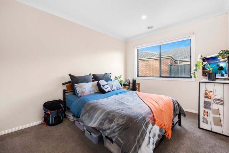 Photo - 5 Jazz Court, Pakenham VIC 3810 - Image 7