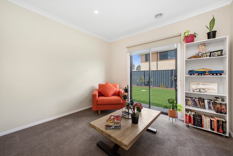 Photo - 5 Jazz Court, Pakenham VIC 3810 - Image 8