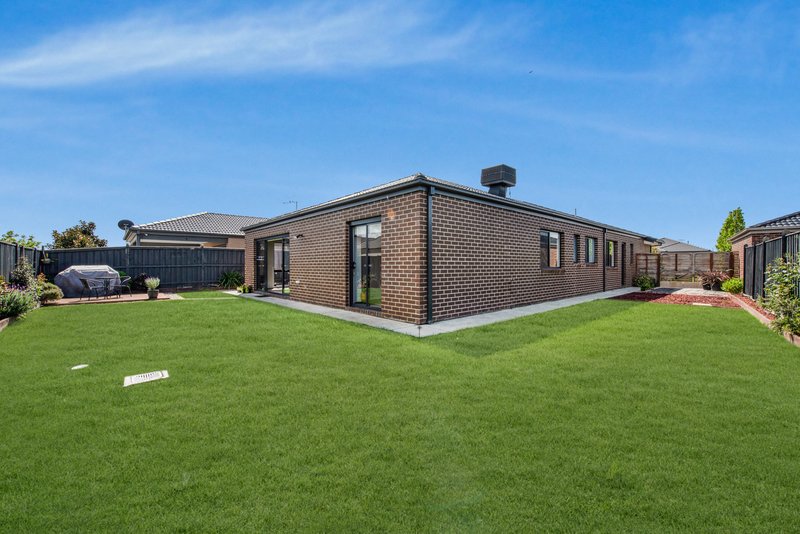 Photo - 5 Jazz Court, Pakenham VIC 3810 - Image 12