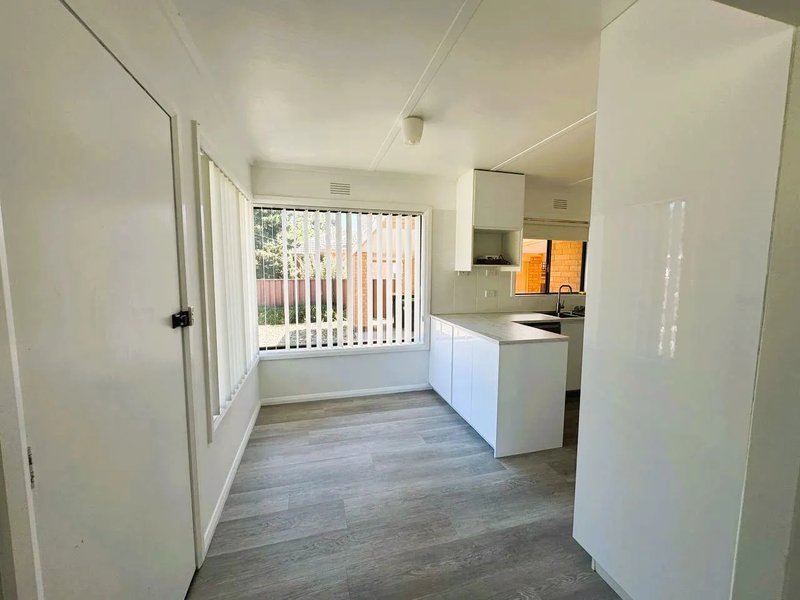 Photo - 5 Jean Crescent, Benalla VIC 3672 - Image 4