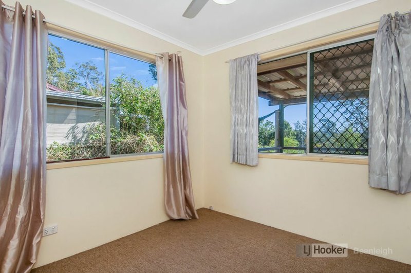 Photo - 5 Jeetho Street, Holmview QLD 4207 - Image 6