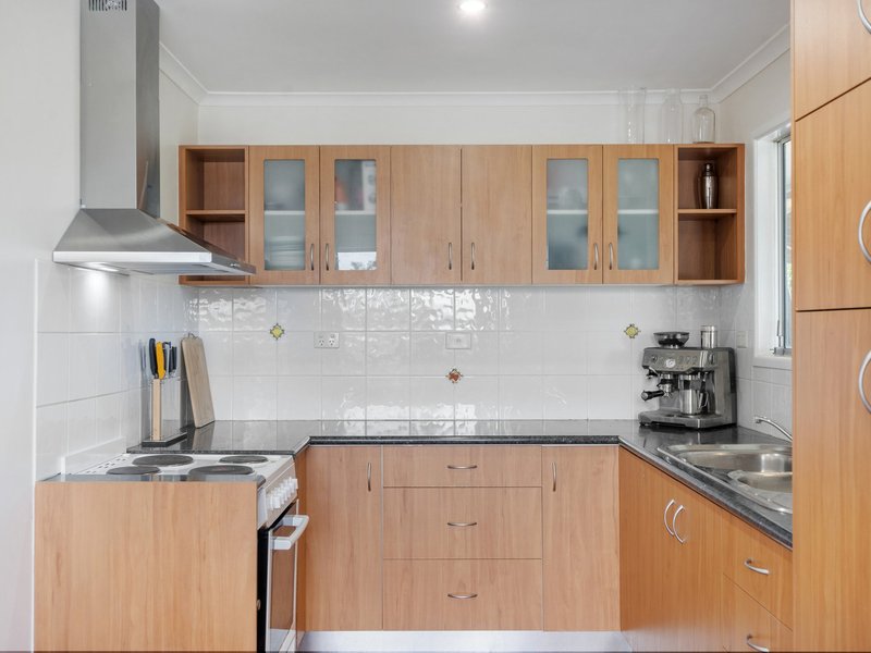 Photo - 5 Jeetho Street, Holmview QLD 4207 - Image 3