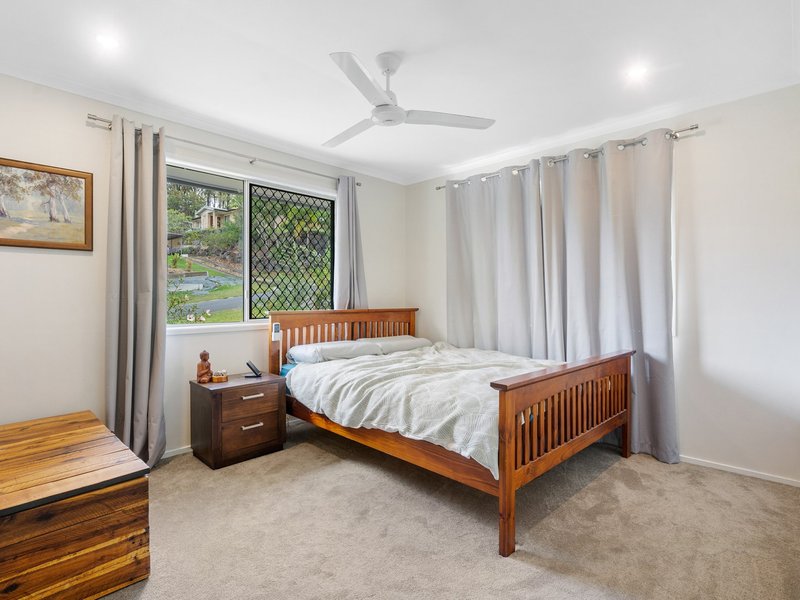 Photo - 5 Jeetho Street, Holmview QLD 4207 - Image 8