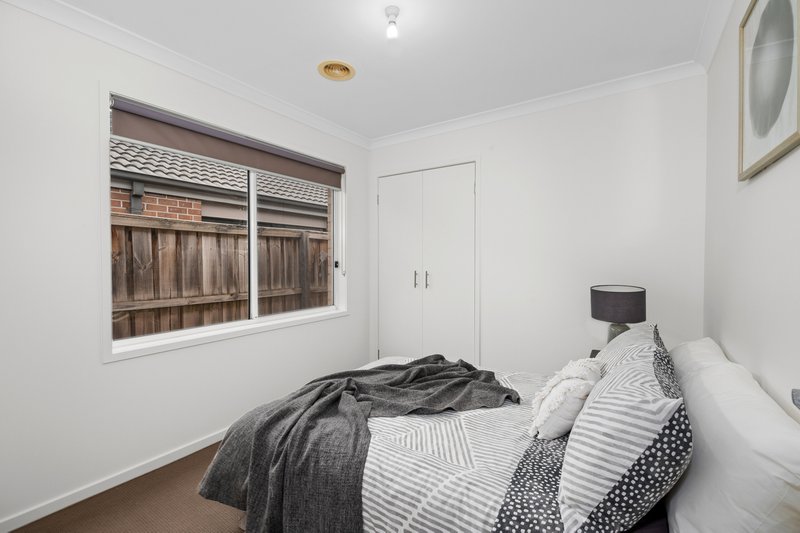 Photo - 5 Jezwing Avenue, South Morang VIC 3752 - Image 14