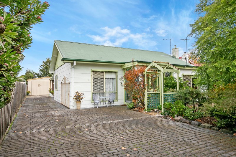 5 Jinghi Road, Reservoir VIC 3073