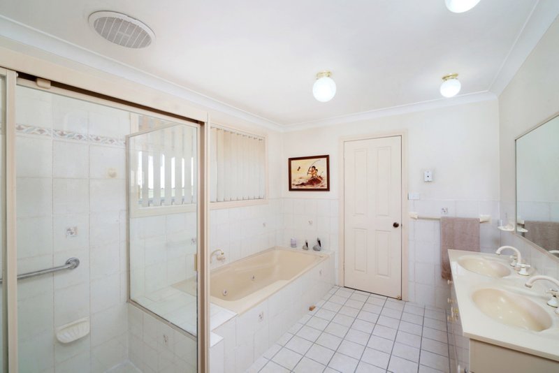 Photo - 5 Jirramba Ave , Saratoga NSW 2251 - Image 7