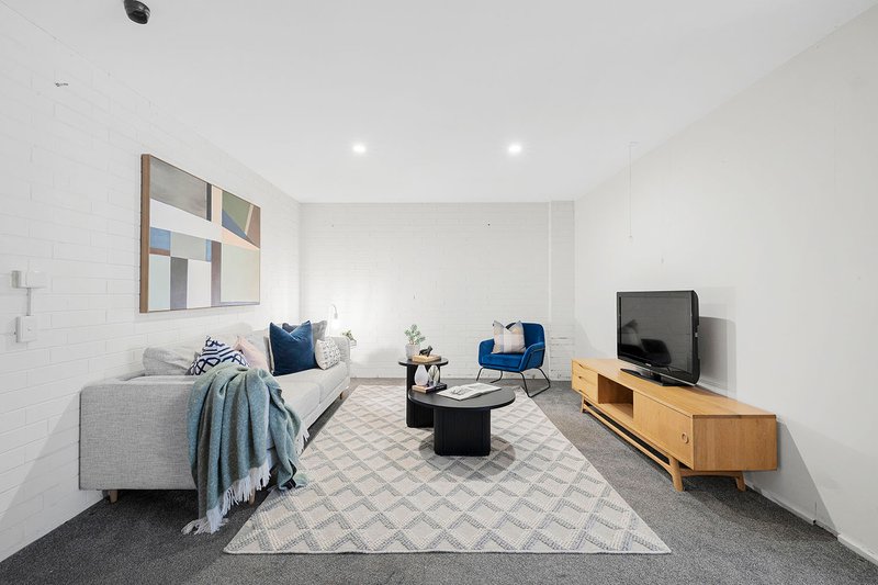 Photo - 5 Joami Street, Cheltenham VIC 3192 - Image 2