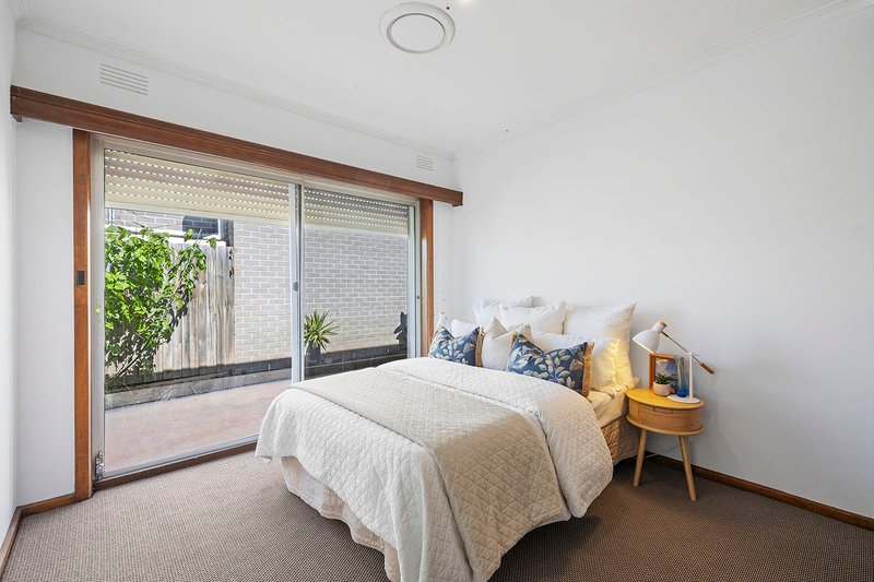 Photo - 5 Joami Street, Cheltenham VIC 3192 - Image 4