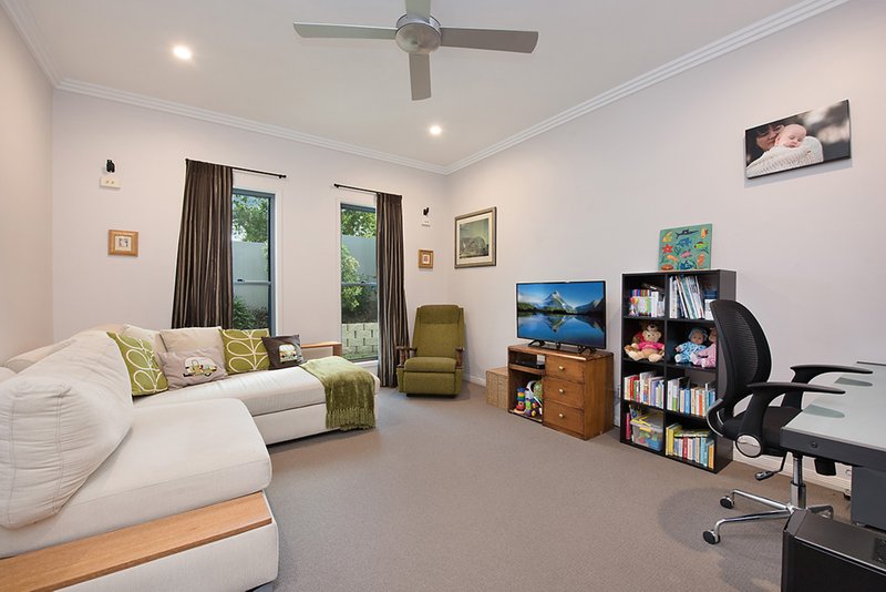 Photo - 5 John Lesslie Court, Buderim QLD 4556 - Image 3