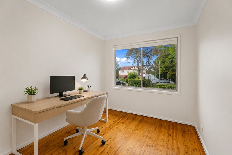 Photo - 5 John Sulman Place, St Clair NSW 2759 - Image 4