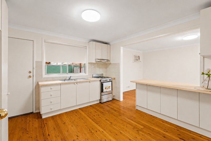 Photo - 5 John Sulman Place, St Clair NSW 2759 - Image 7