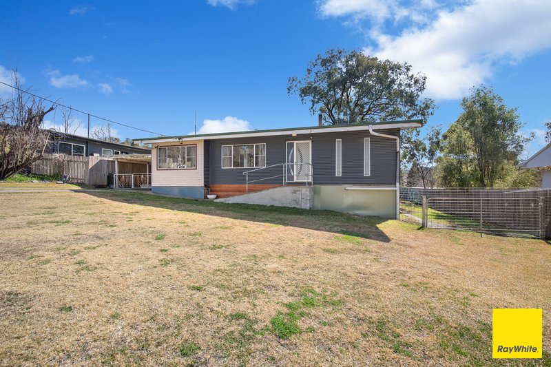 Photo - 5 Johnson Avenue, Armidale NSW 2350 - Image 2